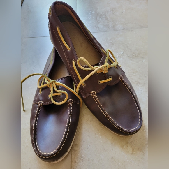 G.H. Bass & Co. Shoes Mens Vintage Bass Boat Shoes Size 2w Brown